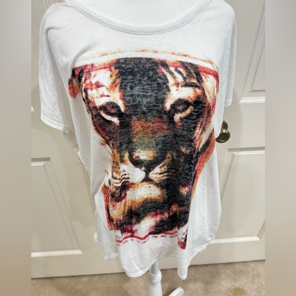Vince Camuto White Burnout tee, size L